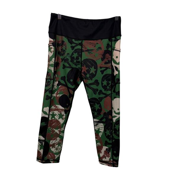 CVG Reversible Leggings Size M | Skull Camo & Red Honeycomb “Badass” Print Capri - Picture 2 of 10